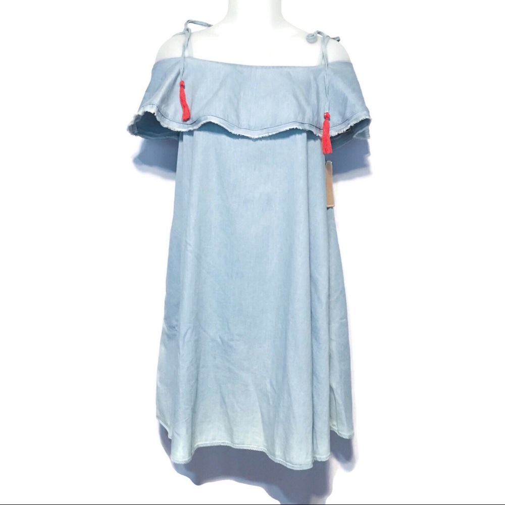 SOLD💥🆕Chambray Off Shoulder Full Skirt Dress - Picture 2 of 8